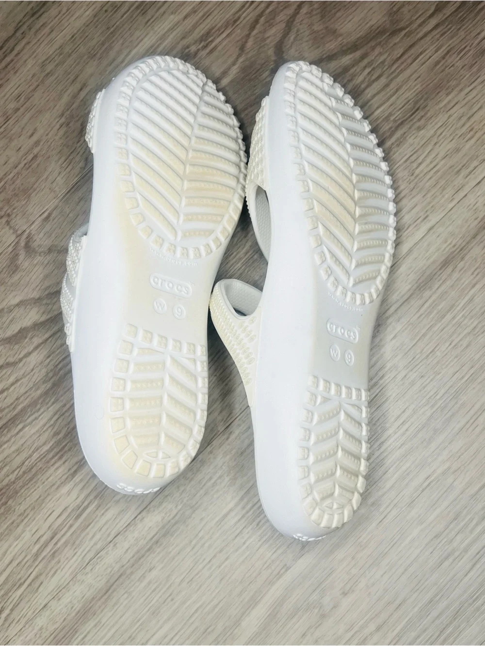 Crocs Kadee II Strappy Sandals Embellished Rhinestones White Vacation Resort Sz9